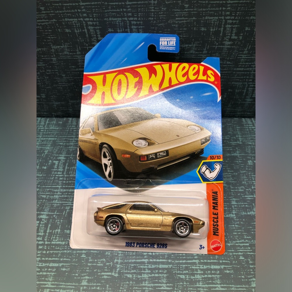 2026 Hot Wheels B Case 1983 Porsche 928s Dollar General Exclusive RARE GOLD